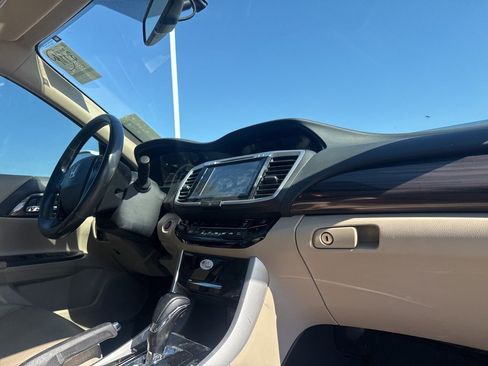 Used 2017 Honda Accord EX-L image 23