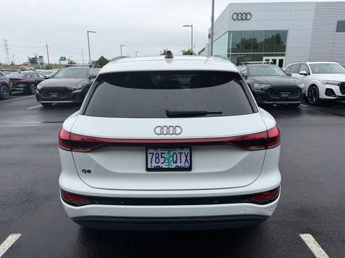 Used 2025 Audi Q6 e-tron Premium RWD image 4