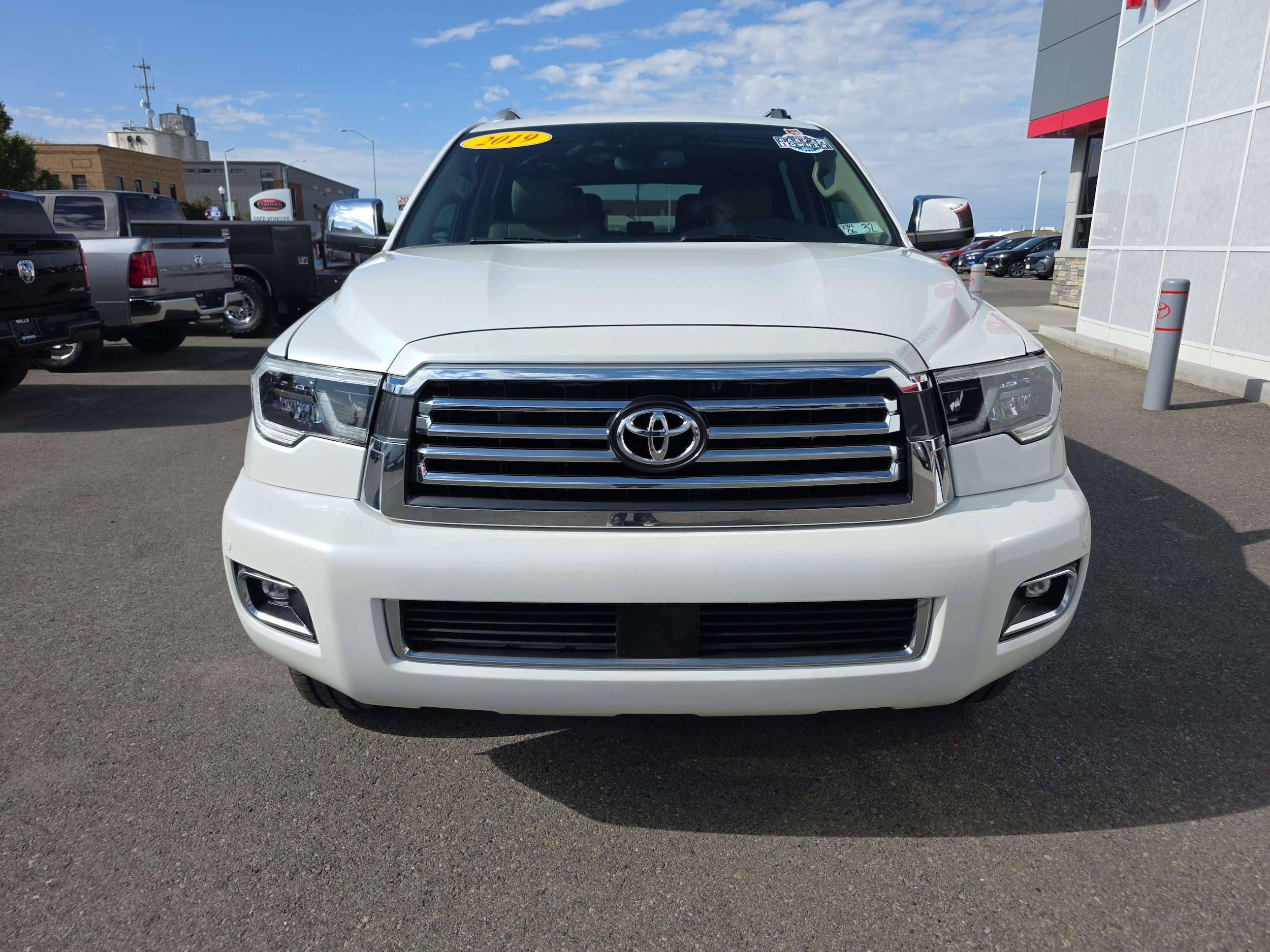 Used 2019 Toyota Sequoia Platinum w/ Carpet Mat Package (TMS) AWD/4WD image 5