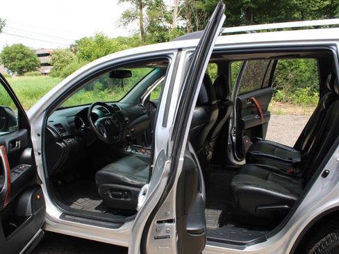 Used 2011 Toyota Highlander Limited image 30