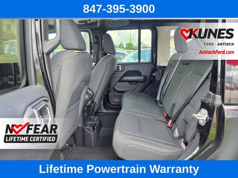 Used 2025 Jeep Wrangler Unlimited Sahara AWD/4WD image 21