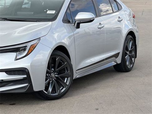 Certified 2025 Toyota Corolla SE image 3