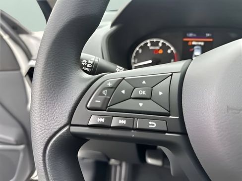 Certified 2025 Nissan Altima 2.5 S FWD image 13