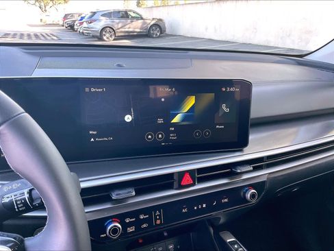 Used 2025 Kia Sorento S w/ Panoramic Sunroof Package image 23