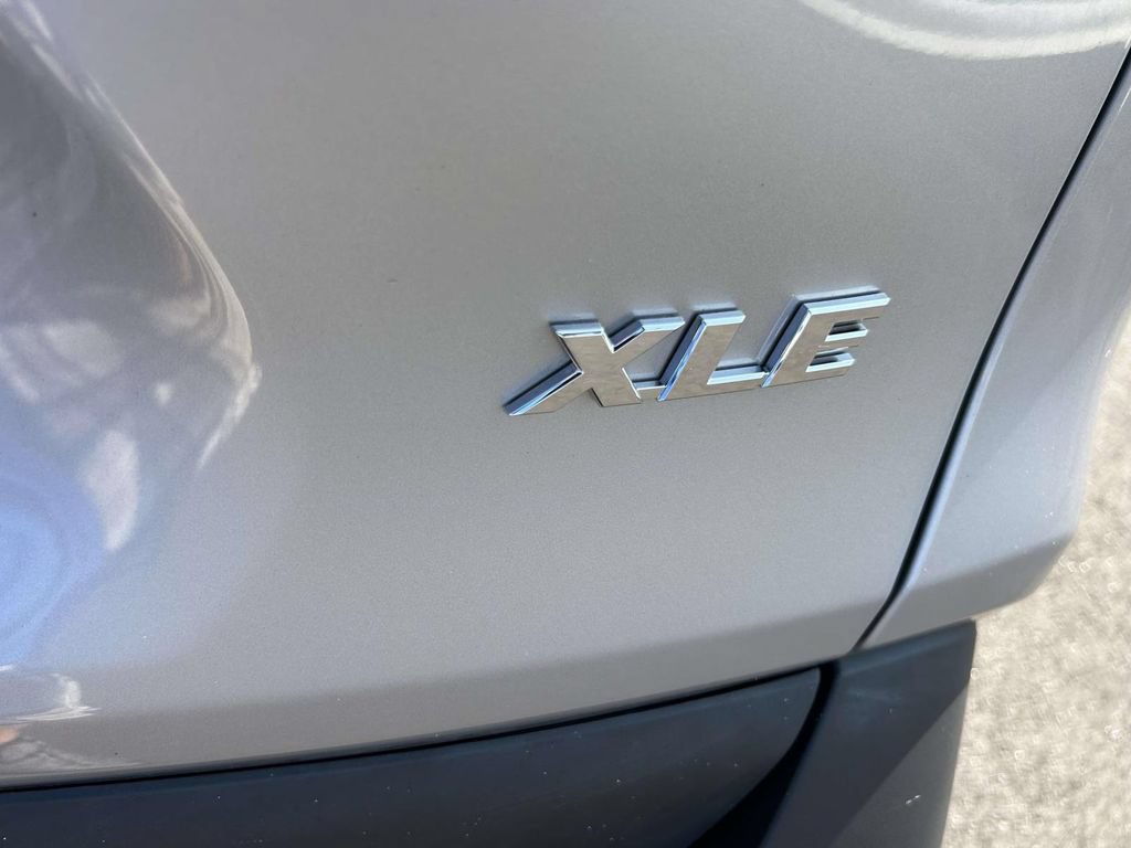 Used 2023 Toyota RAV4 XLE w/ Convenience Package FWD image 6