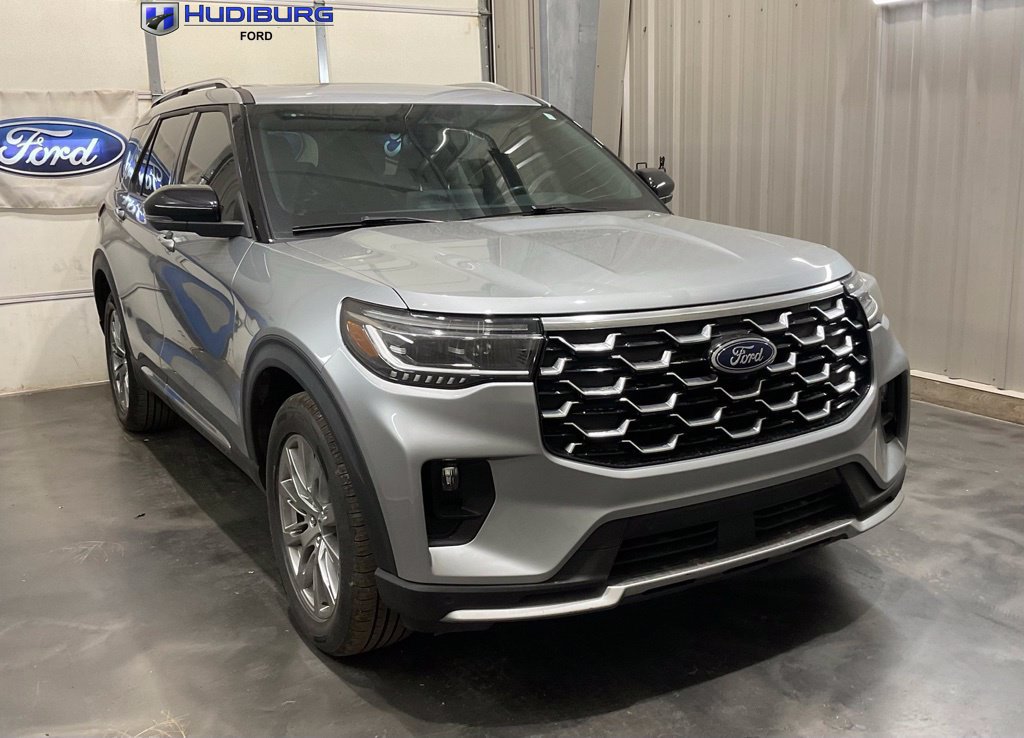 Used 2025 Ford Explorer Platinum AWD/4WD image 1