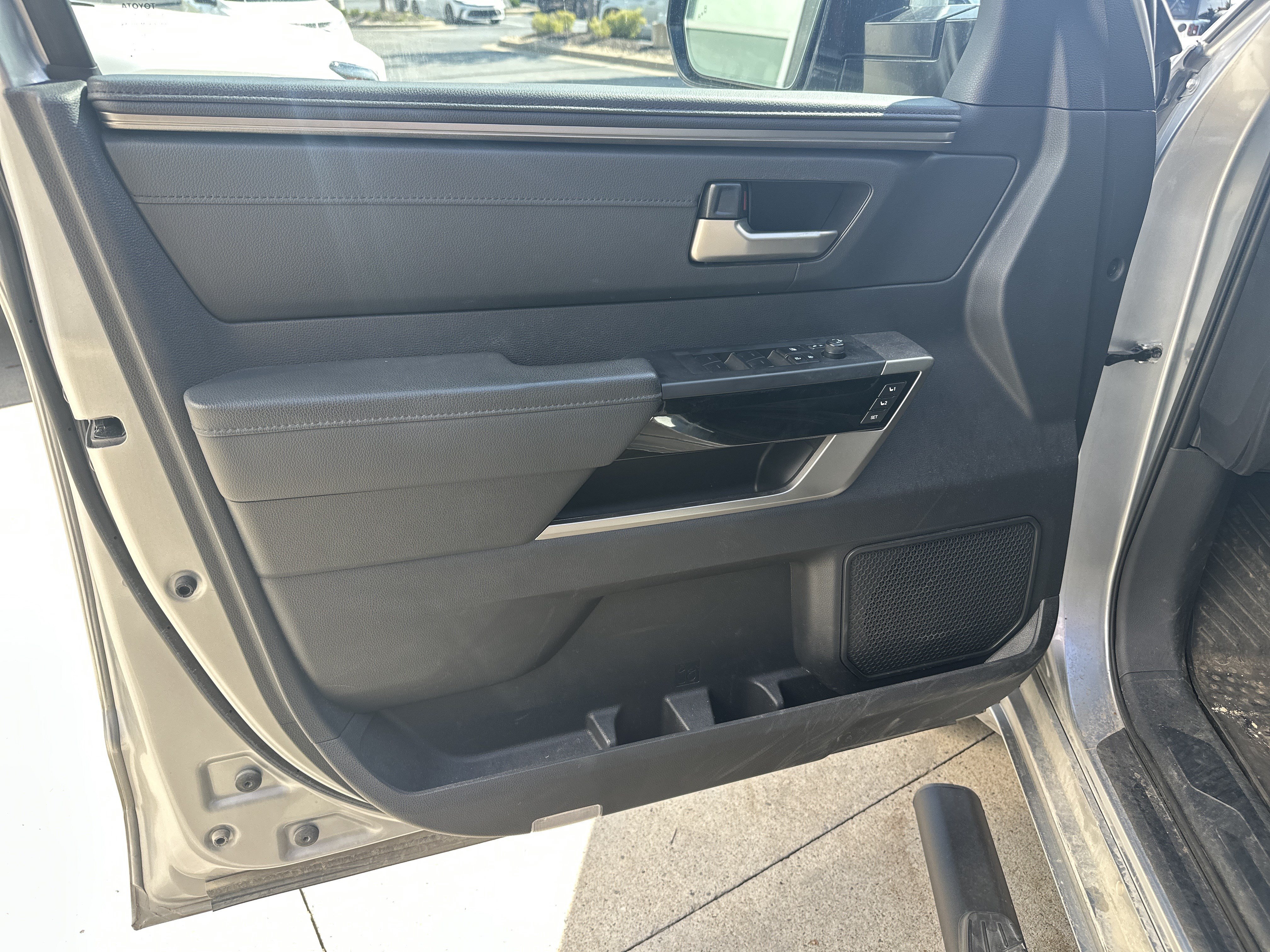 Used 2024 Toyota Tundra Limited AWD/4WD image 13