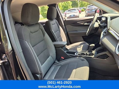 Used 2025 Chevrolet TrailBlazer LT AWD/4WD image 17