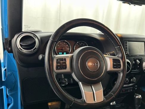 Used 2017 Jeep Wrangler Unlimited Sahara w/ Quick Order Package 24E Chief AWD/4WD image 7