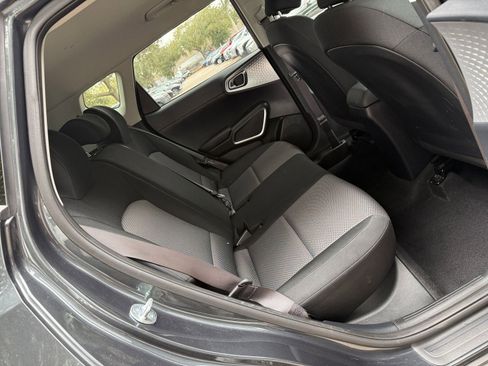 Used 2025 Kia Soul LX w/ LX Technology Package image 21