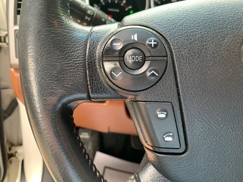 Used 2010 Toyota Sequoia Platinum RWD image 29