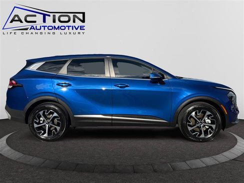 Used 2025 Kia Sportage EX FWD image 9
