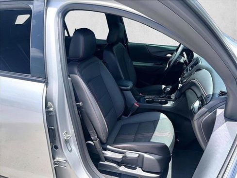 Used 2022 Chevrolet Equinox RS FWD image 9