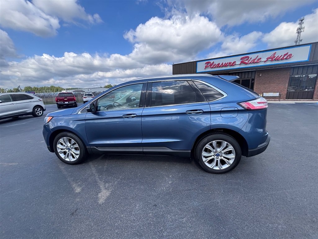Used 2019 Ford Edge Titanium w/ Cargo Accessory Package FWD image 3