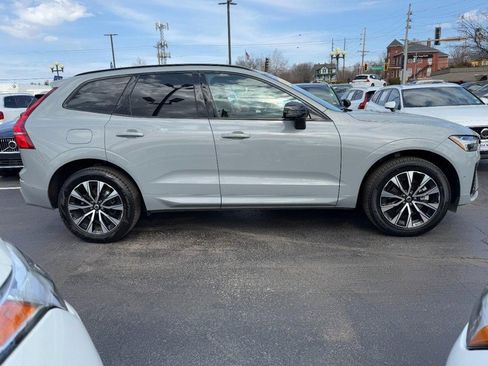 Certified 2025 Volvo XC60 B5 Plus image 2