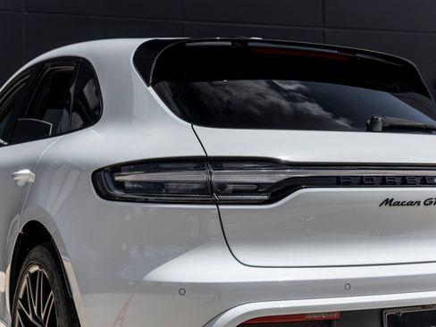 Certified 2024 Porsche Macan GTS AWD/4WD image 14