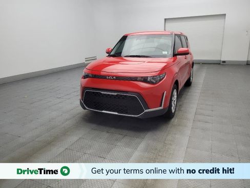Used 2023 Kia Soul LX FWD image 1