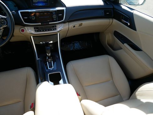Used 2015 Honda Accord EX-L image 11