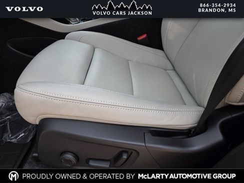 Certified 2026 Volvo XC40 B5 Plus w/ Protection Package Premier AWD/4WD image 15