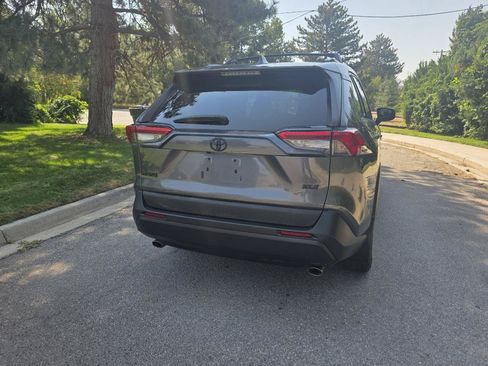 Used 2021 Toyota RAV4 XLE w/ Carpet Mat Package (TMS) FWD image 5