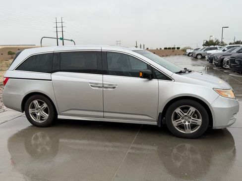Used 2012 Honda Odyssey Touring image 3