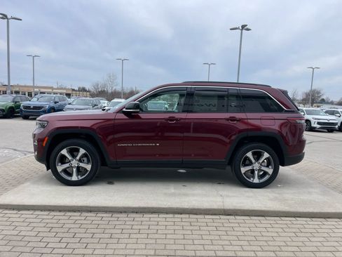 Used 2025 Jeep Grand Cherokee Limited w/ Trailer Tow Package AWD/4WD image 9