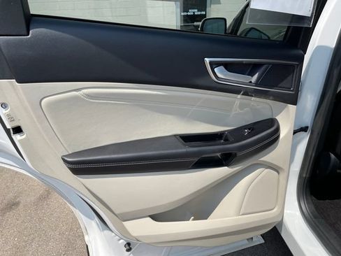 Used 2020 Ford Edge Titanium AWD/4WD image 30