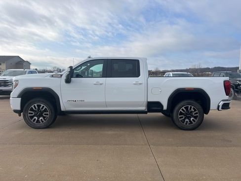 Used 2023 GMC Sierra 2500 AT4 w/ AT4 Preferred Package image 9