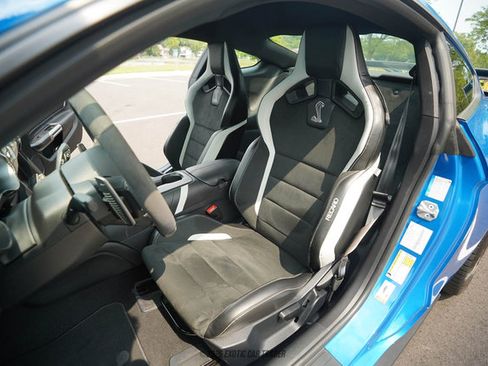 Used 2021 Ford Mustang Shelby GT500 w/ Carbon Fiber Track Pack RWD image 27