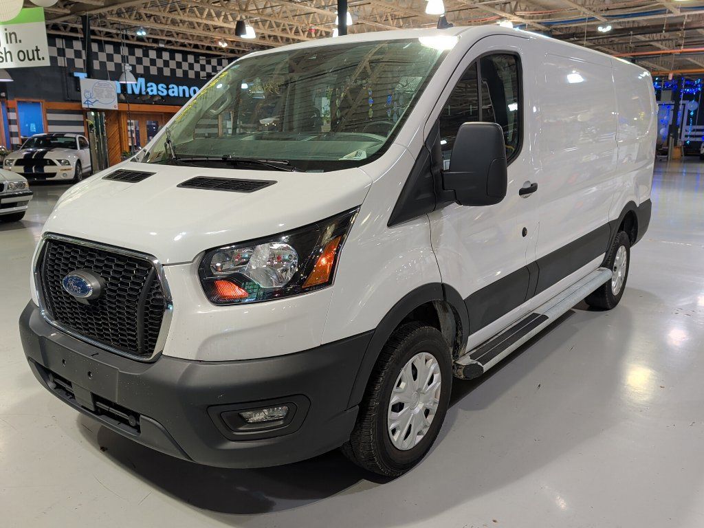 Used 2025 Ford Transit 250 Low Roof w/ Exterior Upgrade Package RWD image 3