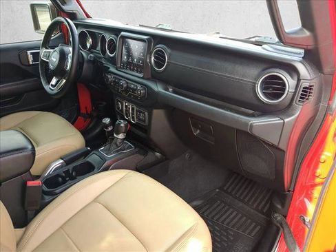 Used 2018 Jeep Wrangler Unlimited Sahara image 21