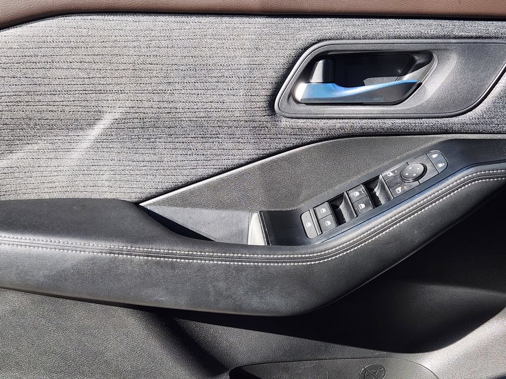 Used 2022 Nissan Rogue SV FWD image 28