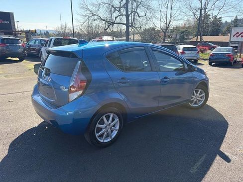 Used 2015 Toyota Prius C Three image 4