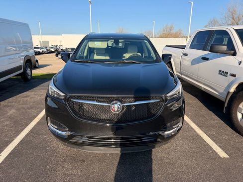 Used 2021 Buick Enclave Essence w/ Sport Touring Edition image 2