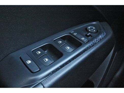 Used 2024 Hyundai Venue Limited FWD image 23