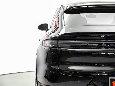 Used 2025 Porsche Cayenne GTS AWD/4WD image 64