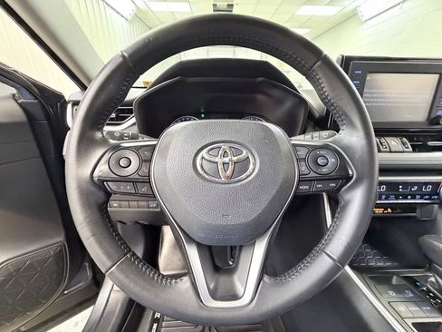 Used 2019 Toyota RAV4 XLE Premium FWD image 44