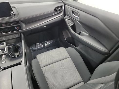 Certified 2025 Nissan Rogue SV FWD image 15