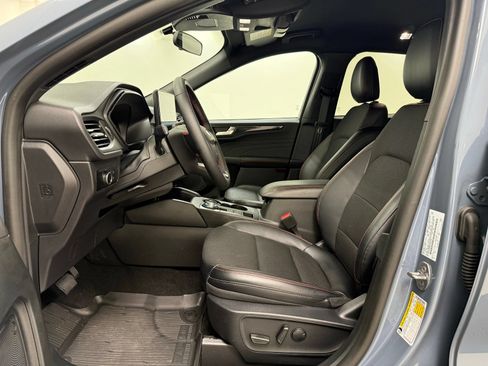 Used 2025 Ford Escape ST-Line w/ Tech Pack #1 FWD image 14