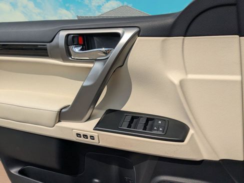 Used 2023 Lexus GX 460 Premium w/ Premium Plus Package image 9