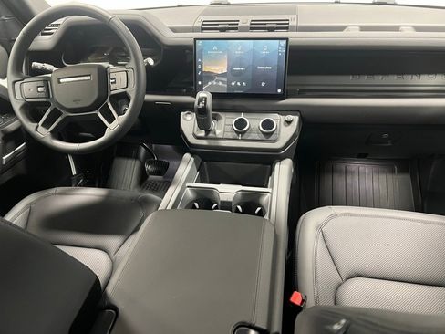 Used 2025 Land Rover Defender 110 S image 29