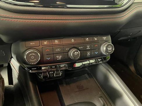 Certified 2023 Dodge Durango R/T w/ Tow 'N Go Package image 8