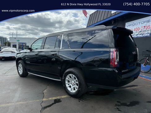 Used 2020 GMC Yukon XL SLT AWD/4WD image 3