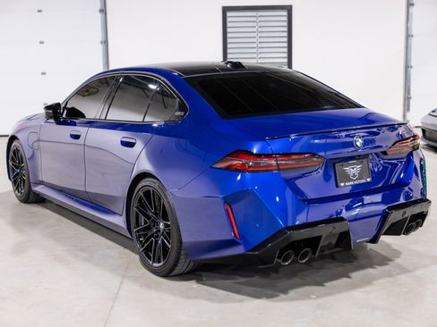 Used 2025 BMW M5 w/ Executive Package image 7