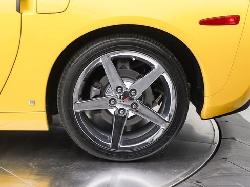 Used 2006 Chevrolet Corvette Convertible w/ Preferred Equipment Group RWD image 22