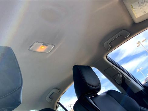 Used 2016 Toyota Corolla S image 14