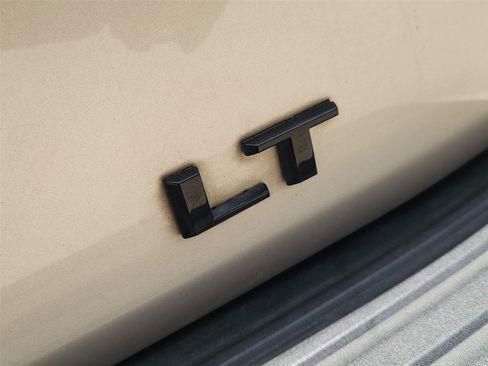 Used 2022 Chevrolet Tahoe LT RWD image 32