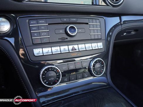 Used 2018 Mercedes-Benz SL 550 image 39