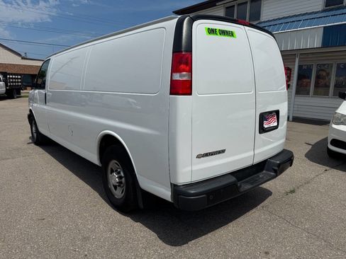 Used 2018 Chevrolet Express 3500 Extended w/ Driver Convenience Package image 8