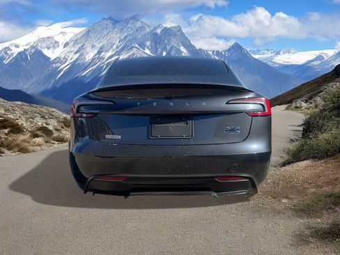 Used 2024 Tesla Model 3 Performance image 4